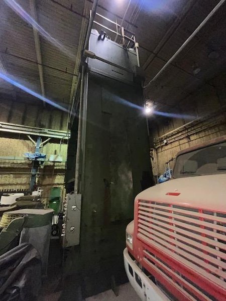 700 TON VERSON 700-HD-2-144T HYDRAULIC PRESS STOCK# 3992