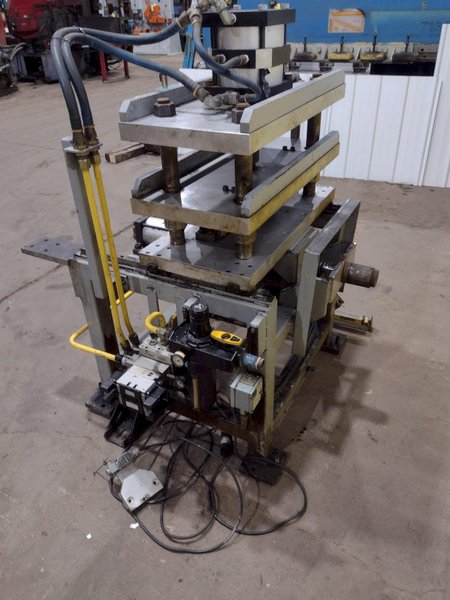 22" PNEUMATIC CUTOFF SHEAR &amp; PRESS WITH ACCELORATOR: STOCK #19539