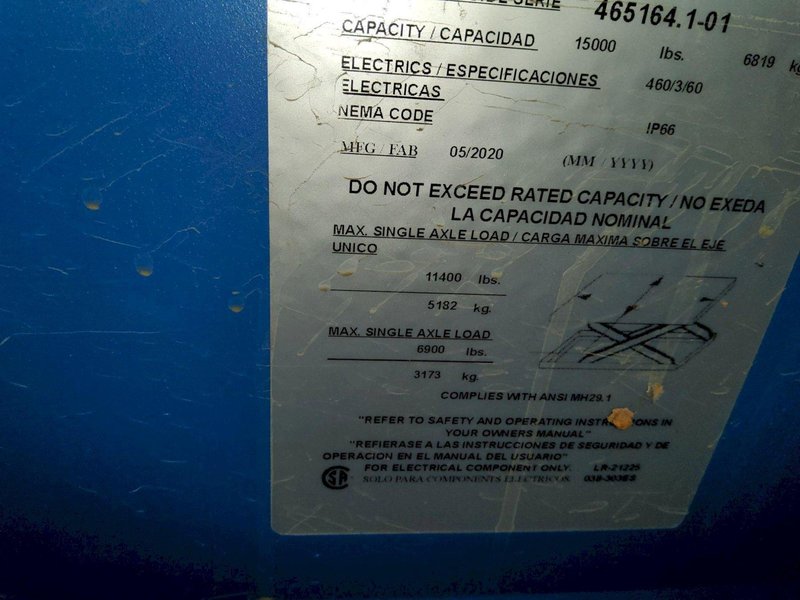 2020 BLUE GIANT 15,000LB DOCK LIFT