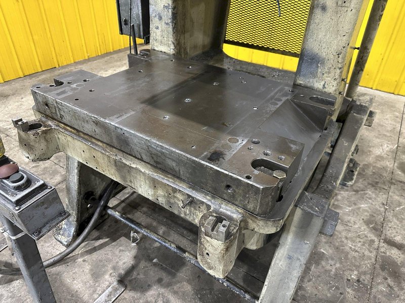 60 TON L&amp;J MODEL #W60 OBI STAMPING PRESS 6" STROKE: STOCK #23648