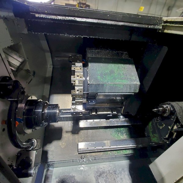 Doosan Lynx300 Yr 2010 w/ Tool Presetter and Tailstock