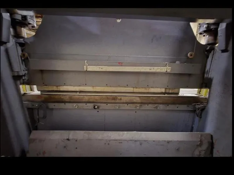 110 TON X 10&#039; PACIFIC HYDRAULIC PRESS BRAKE