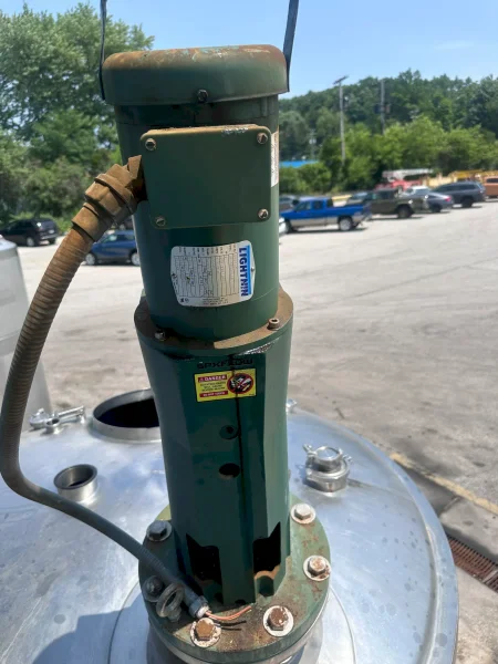 1487 GAL S/S MIXING TANK