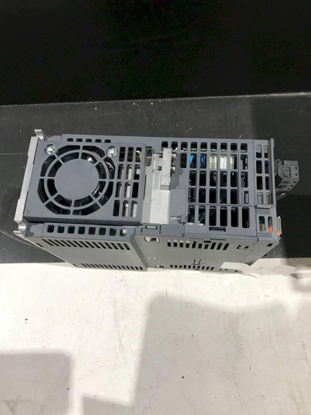 MITSUBISHI MDS-EJ-V1-40 SERVO DRIVE UNIT USED