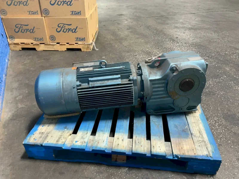 SEW-EURODRIVE 25 HP GEAR DRIVE