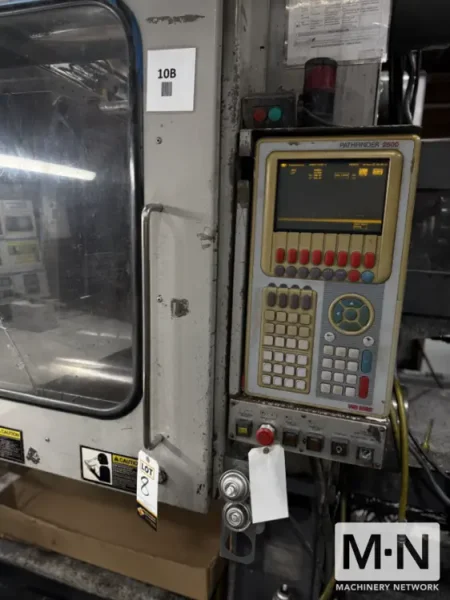 700 TON 125 OZ VAN DORN MODEL 700HP125F INJECTION MOLDING MACHINE MFG 1996