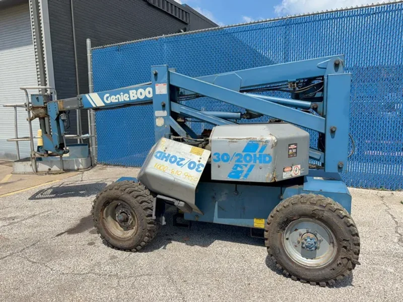 GENIE 500 LBS BOOM LIFT  -  BOOM Z-30/20HD