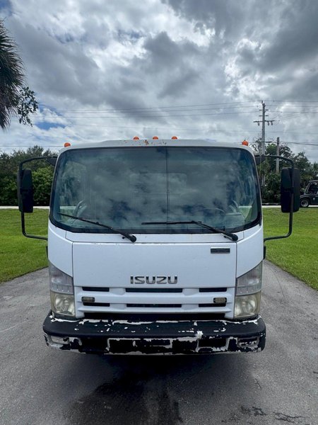 Isuzu NQR Dump Truck; 2013 5.2L Diesel; 17,950 lb GVWR;  6-Speed Auto