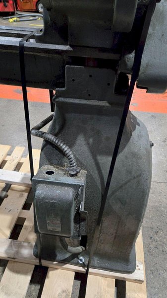 SOUTH BEND UNKNOWN MODEL 10″ LATHE USED