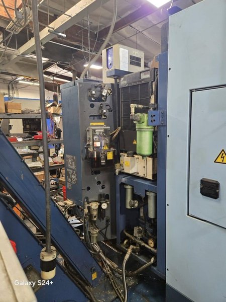 Matsuura H-Plus 300 HMC, 2006 – Chip Conveyor, Cool Through Spindle, Probing