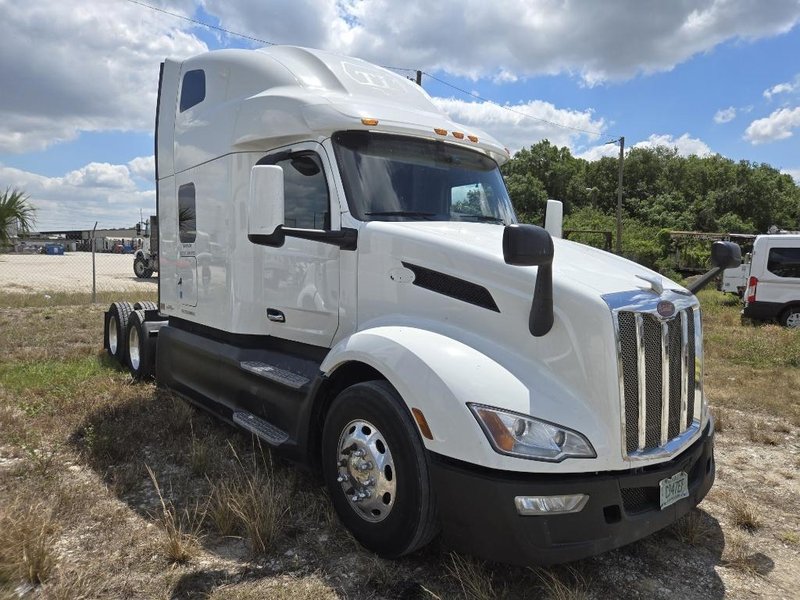 2023 Peterbilt 579 1XPBD49X1PD862374