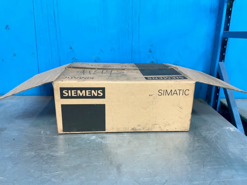 SIEMENS SIMATIC HMI IPC677C  -  6AV7892-0FD21-1AB0