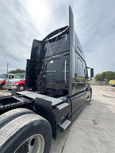 2024 Volvo VNL64T860 4V4NC9EH8RN656676