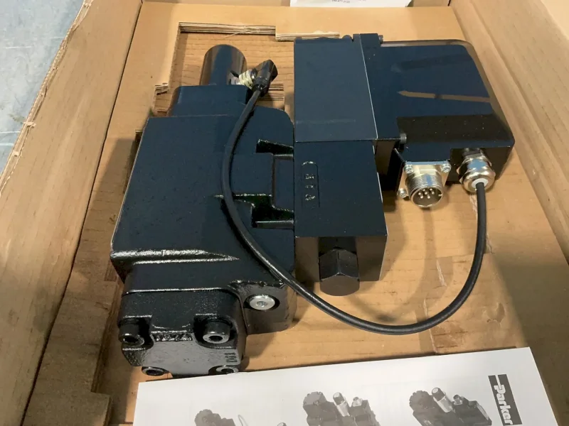 PARKER HYDRAULIC SERVO VALVE  -  D31FPB61DB1VB00
