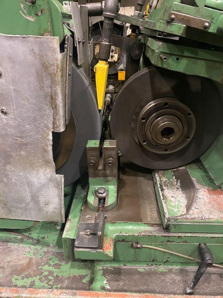 Cincinnati Model #2 OM Centerless Grinder