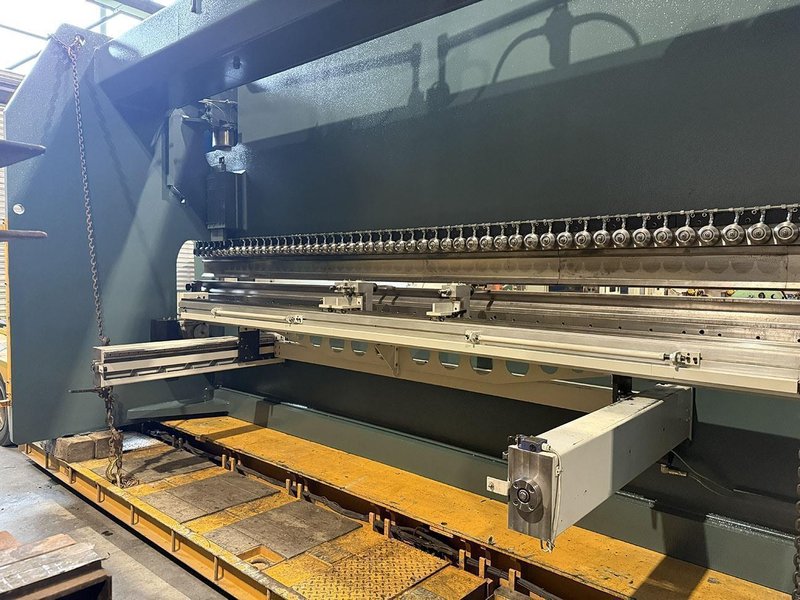 Haco ERM - 320 ton x 6100 mm CNC