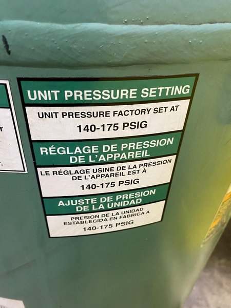 7.5 HP SPEEDAIRE MODEL #1WD61 DAYTON VERTICAL AIR COMPRESSOR: STOCK #16557