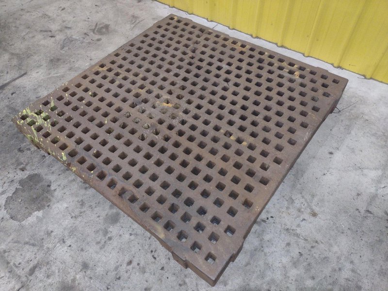 ACORN TABLE: STOCK #22220