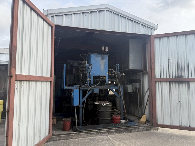 2000 TON HEAVY DUTY 4-POST HYDRAULIC PRESS, USED FOR STRAIGHTENING PIPE &amp; BAR: YOBRO #25137