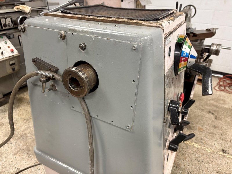 13" x 40" CLAUSING-COLCHESTER Geared Head Engine Lathe