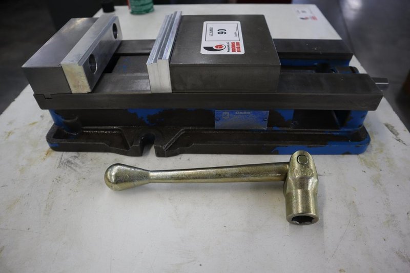 Kurt D688 6" Machine Vise with Aluminum Soft Jaws and Handle- Auction Item