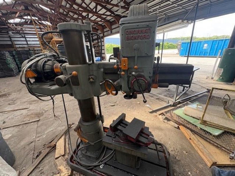 3&#039; X 9&quot; CINCINNATI BICKFORD COLUMN RADIAL DRILL STOCK# 4157