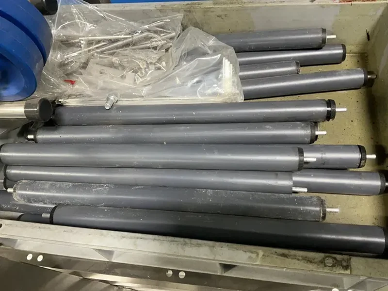4 NOZZLES AUTOMATIC INLINE LIQUID FILLER MACHINE