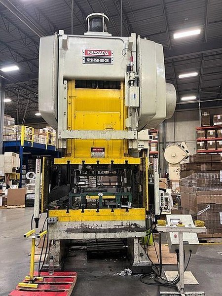 150 ton Niagara S2G-150-60-36 Used Two Point Mechanical Metal Stamping Gap Frame Press For Sale, Year 1992