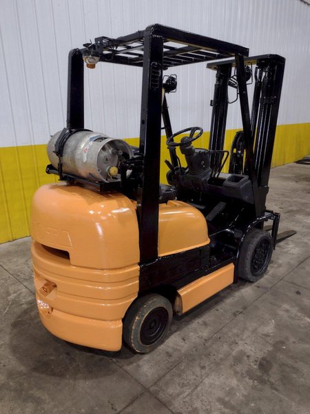 4,700 LBS TOYOTA MODEL #42-6FGCU25 LP GAS FORKLIFT: STOCK #23743