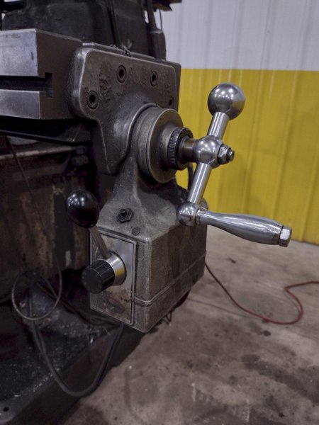 SEIKI XL VARIABLE SPEED VERTICAL KNEE MILL: YOBRO #23840