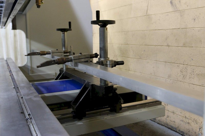 121 TON X 10' DARLEY MODEL EHP110-31/25 HYDRAULIC PRESS BRAKE: STOCK #70794