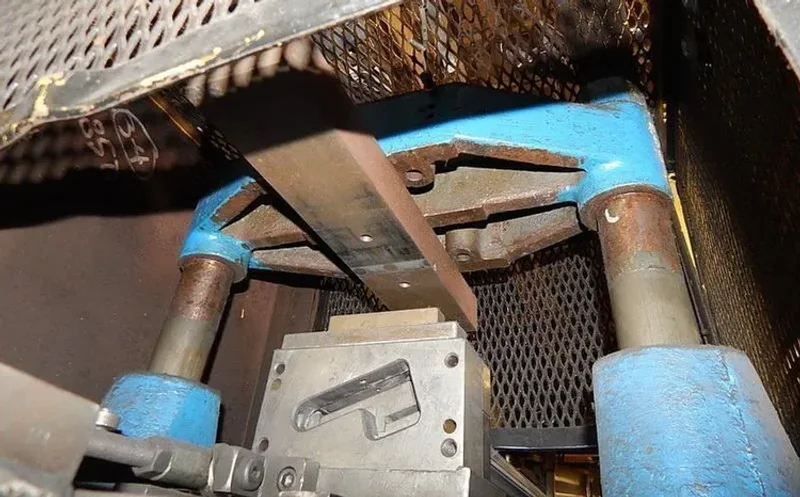 USED TISHKEN 12 TON CUT-OFF PRESS MODEL CO-4-2