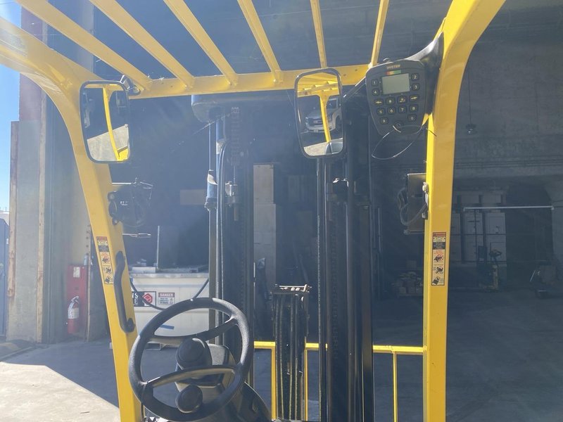 Hyster E70XN Electric Cushion Tire Forklift, 2021 – 7,000 lb Capacity, Sit-Down Rider (2)