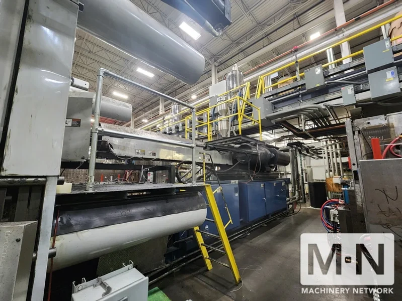 3300 TON 604 OZ VAN DORN MODEL 3300CC37000 CALIBER INJECTION MOLDING MACHINE MFG 2003
