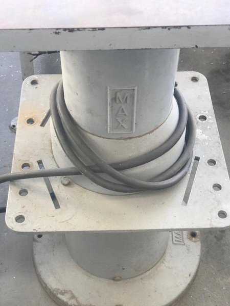 Max Oscillating Spindle Sander, Tilting Table, 1HP Motor