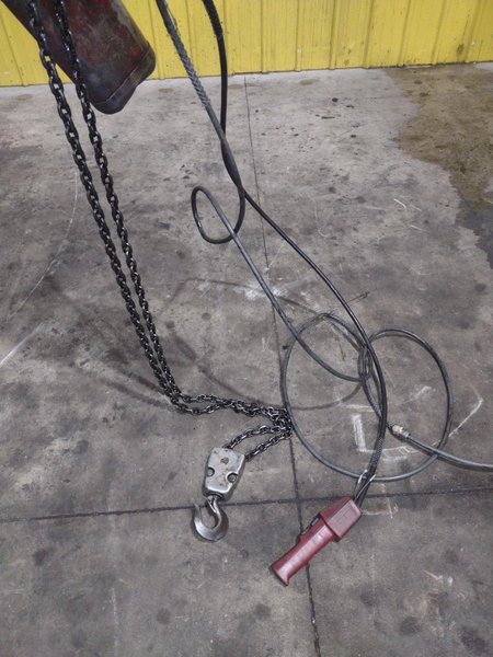 2 TON DAYTON MOTORIZED CHAIN HOIST: YOBRO 24665