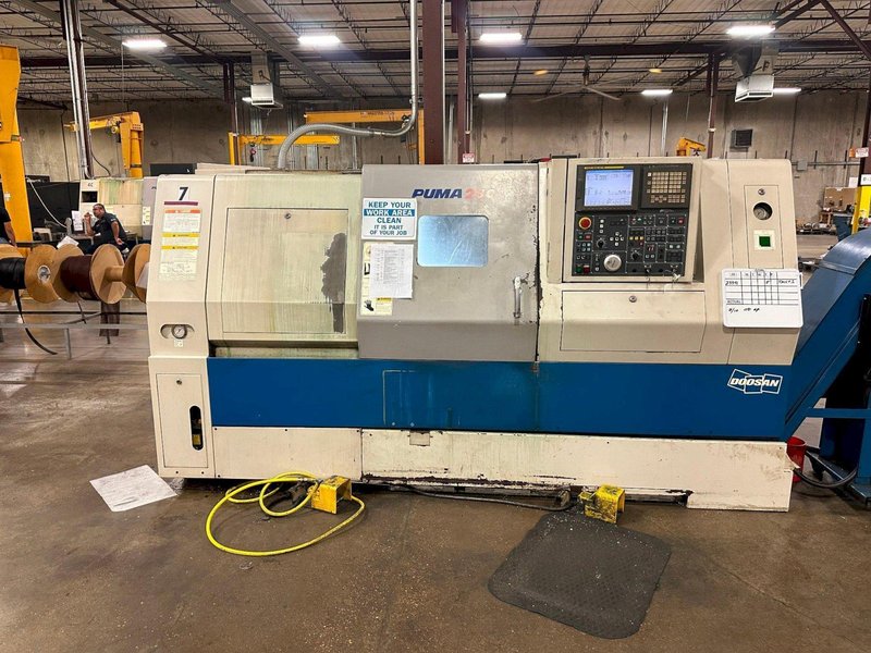 Doosan Puma 280 CNC Lathe, 2007 – Low Hours, 10″ Chuck