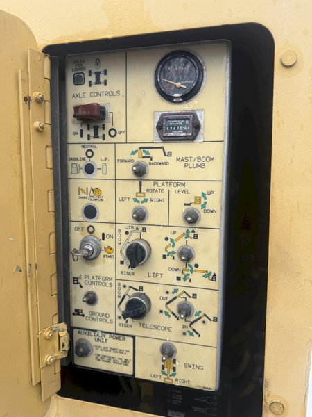 125' GROVE MODEL AMZ-131XT DIESEL POWERED OFF-ROAD MANLIFT: YOBRO #25206