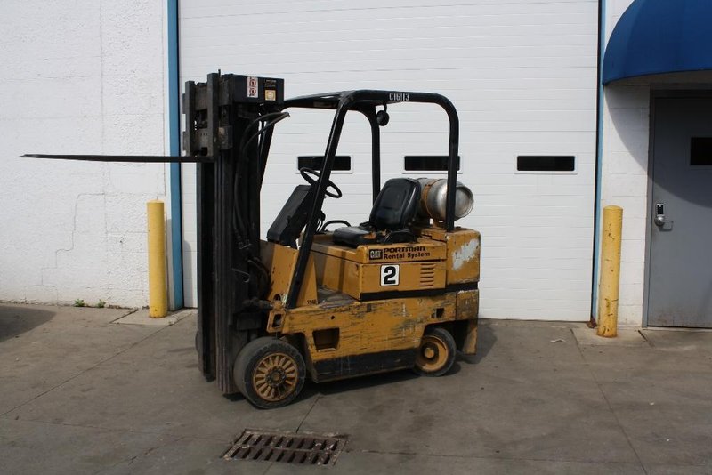 5,000 LB CATERPILLAR FORKLIFT: STOCK #64297
