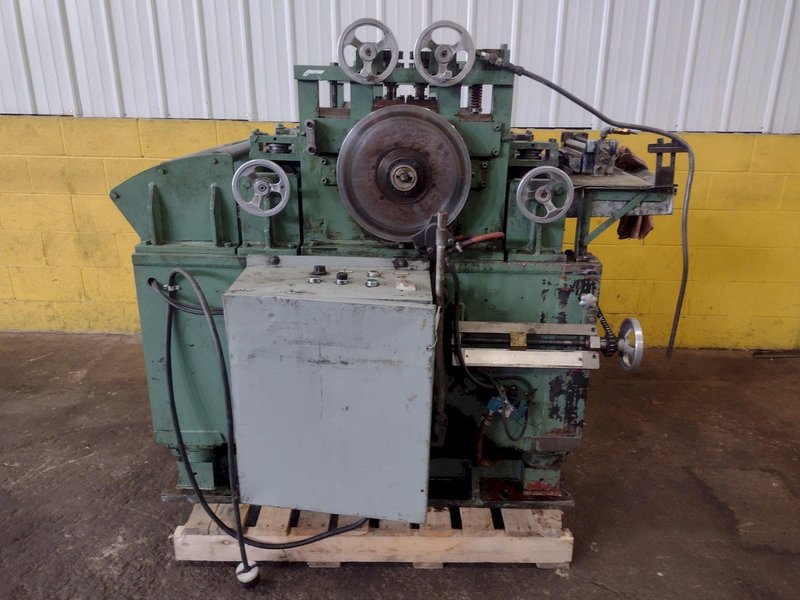 24" TRIAD DESIGN FEEDER: STOCK #17015