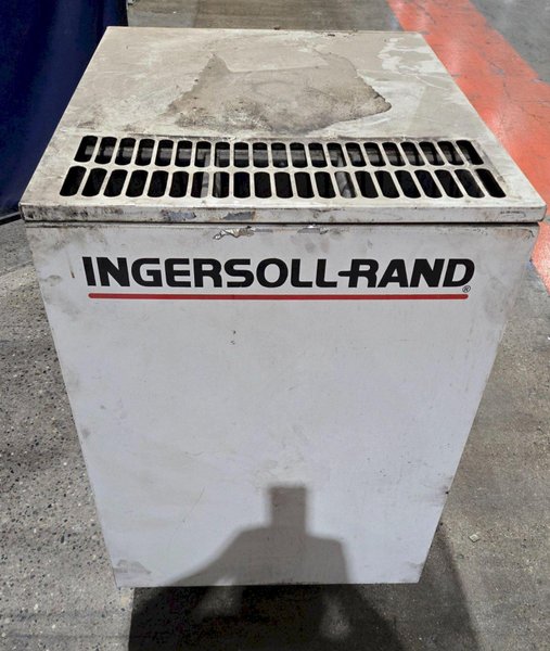 INGERSOLL RAND SSR-EP25SE 95CFM 125PSI 25HP AIR COMPRESSOR USED