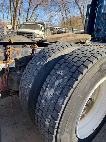 Freightliner Cascadia 125 Day Cab, 2017 – Tandem Axle Class 8 Semi Tractor