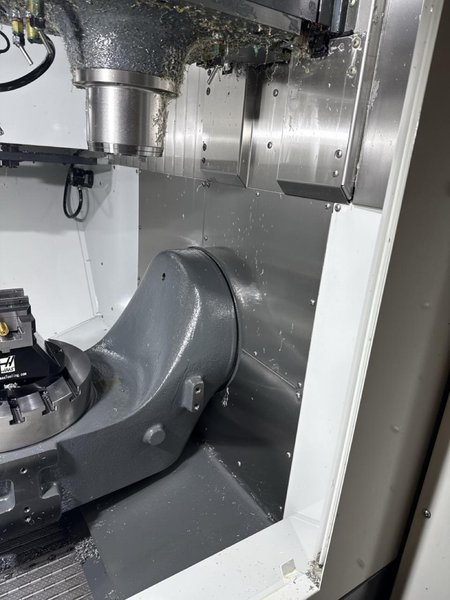 Haas UMC-500SS 5 Axis UMC, 2023 – TSC, Chip Conveyor, Probe