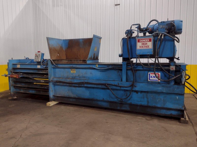 30&quot; X 40&quot; KMF MODEL 3040L CLOSED END HYDRAULIC HORIZONTAL BALER: STOCK #17911