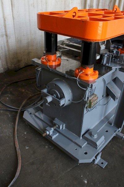 25 TON SAMCO 4 POST CUTOFF PRESS: STOCK #76398