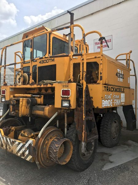 TRACKMOBILE MODEL #4300TM RAILCAR MOVER: STOCK #68371