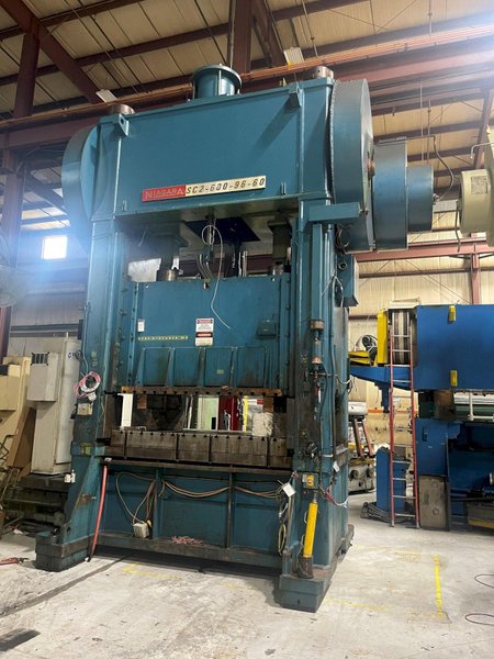 600 ton Niagara SC2-600-96-60 Used Straight Side Mechanical Metal Stamping Press For Sale, Year 1986