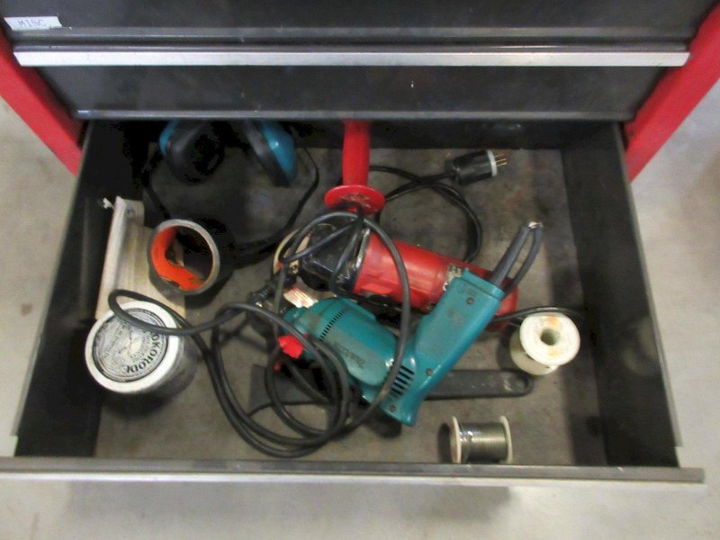 Crafstman 6-Drawer Rolling Tool Chest with Contents Including 6" Machine Vise- Auction Item