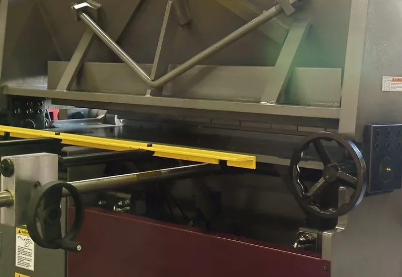 NEW 48" X 10 GAUGE GMC MODEL HBB-0410 HYDRAULIC BOX AND PAN BRAKE