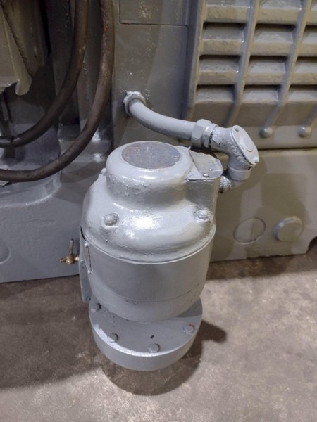 #3 KEARNEY &amp; TRECKER MILWAUKEE MODEL #3 VERTICAL MILLING MACHINE 64" x 13" x 10 HP: YOBRO #24458